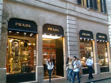 negozio prada outlet roma via condotti|Prada Roma Donna Roma orari di apertura Via dei Condotti, 92.